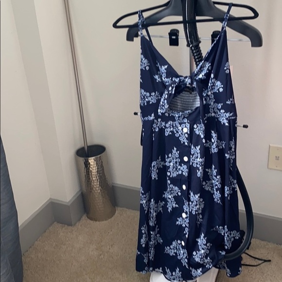 Brand new navy dress with cut out size L - Picture 2 of 3